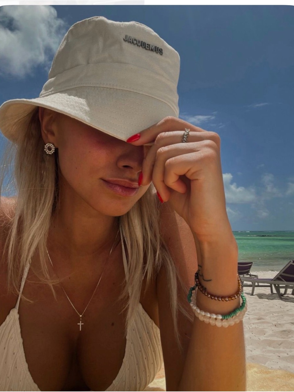 JACQUEMUS le bob Tan Bucket Hat